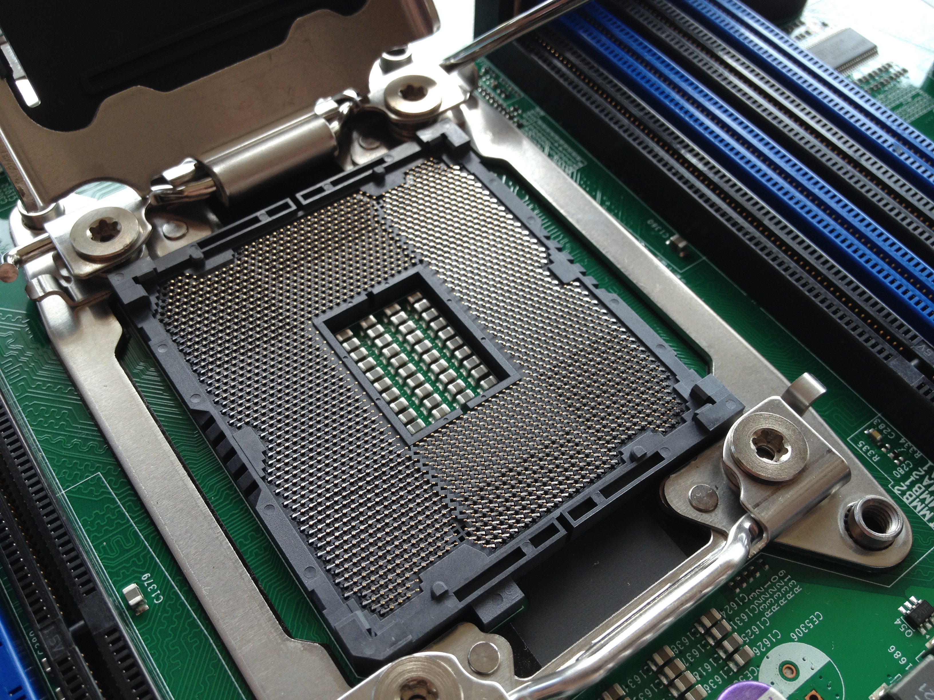 Lga. Socket LGA 2011. LGA 2011 сокет. Socket lga2011 BGA на шарах. LGA 1700.